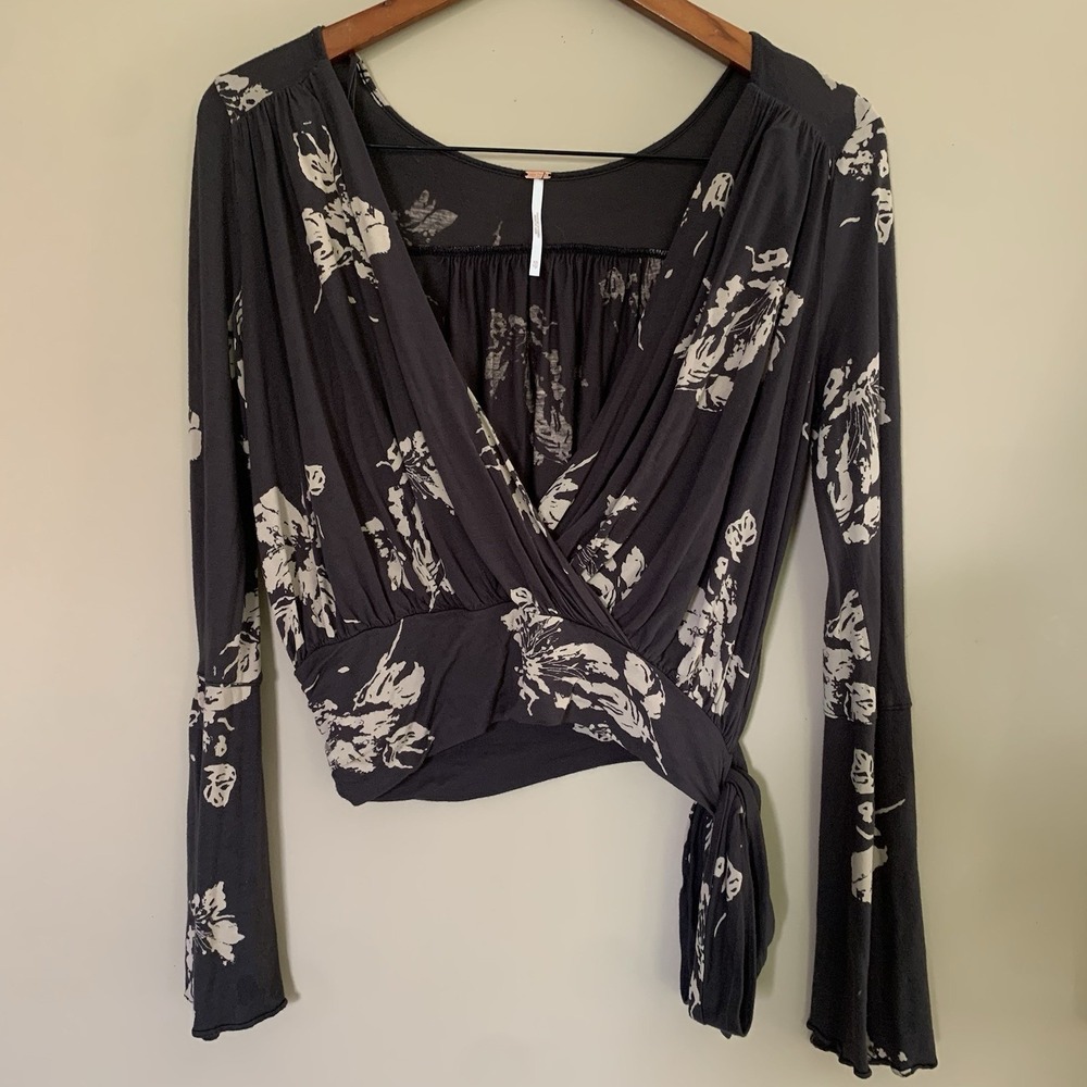 Free People Fiona‎ Bell Sleeve Wrap Top Waist Tie Size XS Brown Blouse EUC